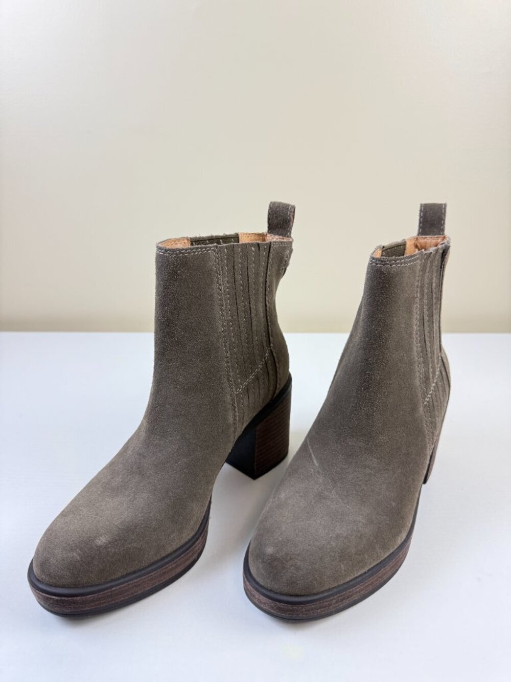 NEW Crown Vintage Capari Ankle Boots in Taupe Suede